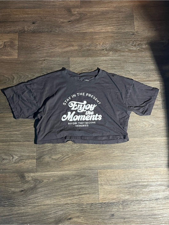 Aeropostale Tops - Medium Grey Cropped Boyfriend Tee